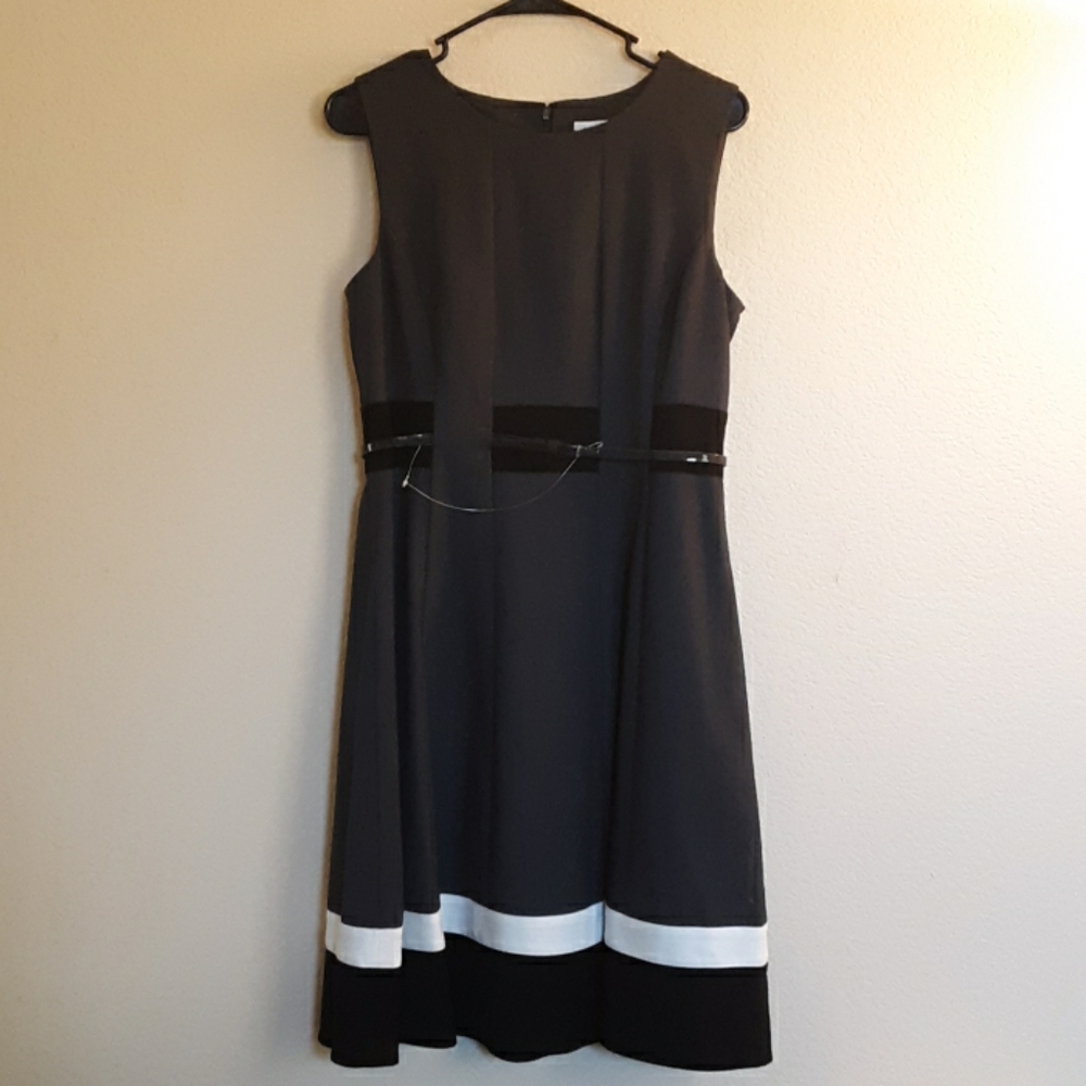 Charcoal sleeveless, belted dress, blk/wht accent